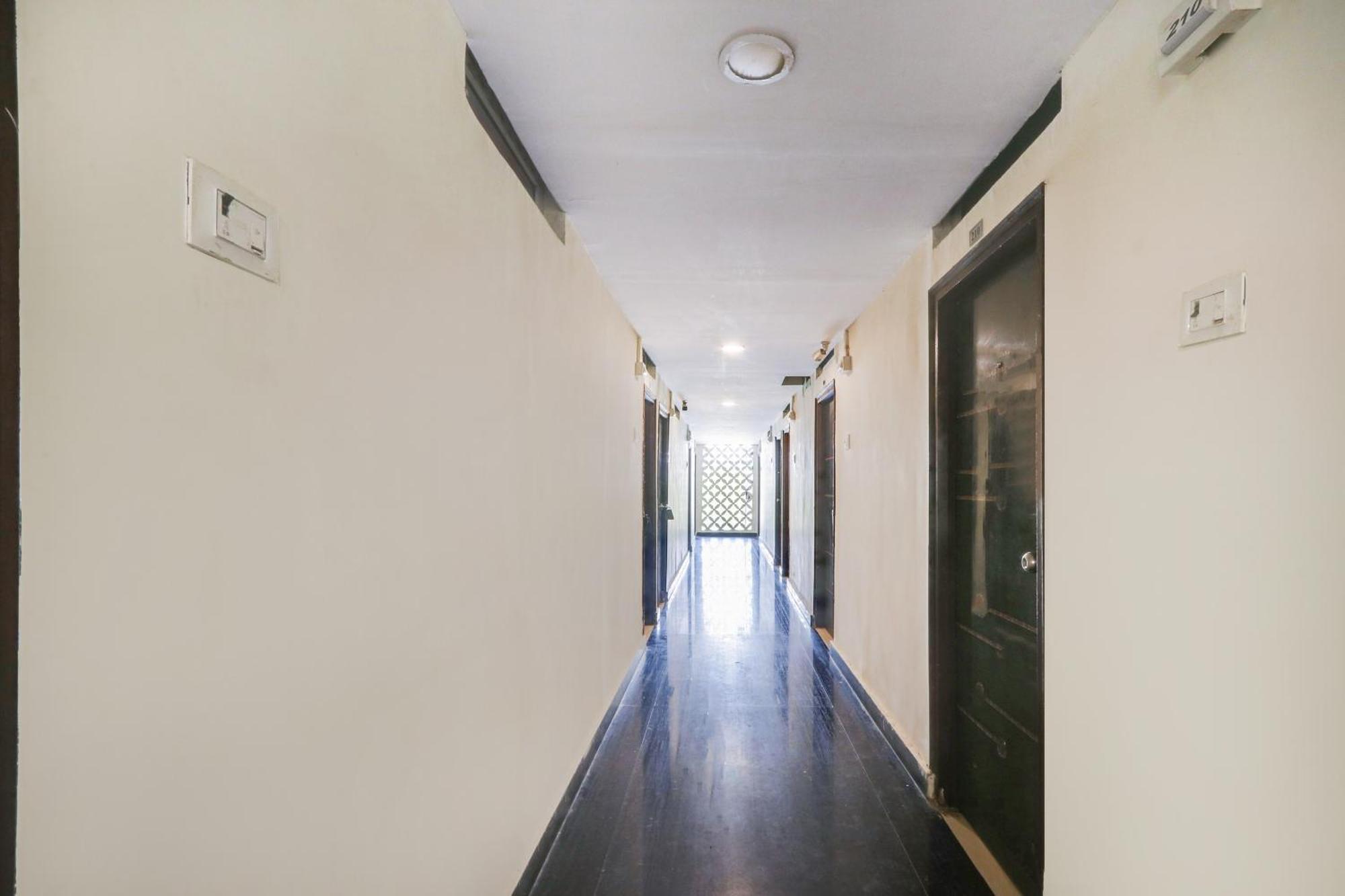 Hotel O Grand Hotel And Lodge Sangareddy Exterior photo